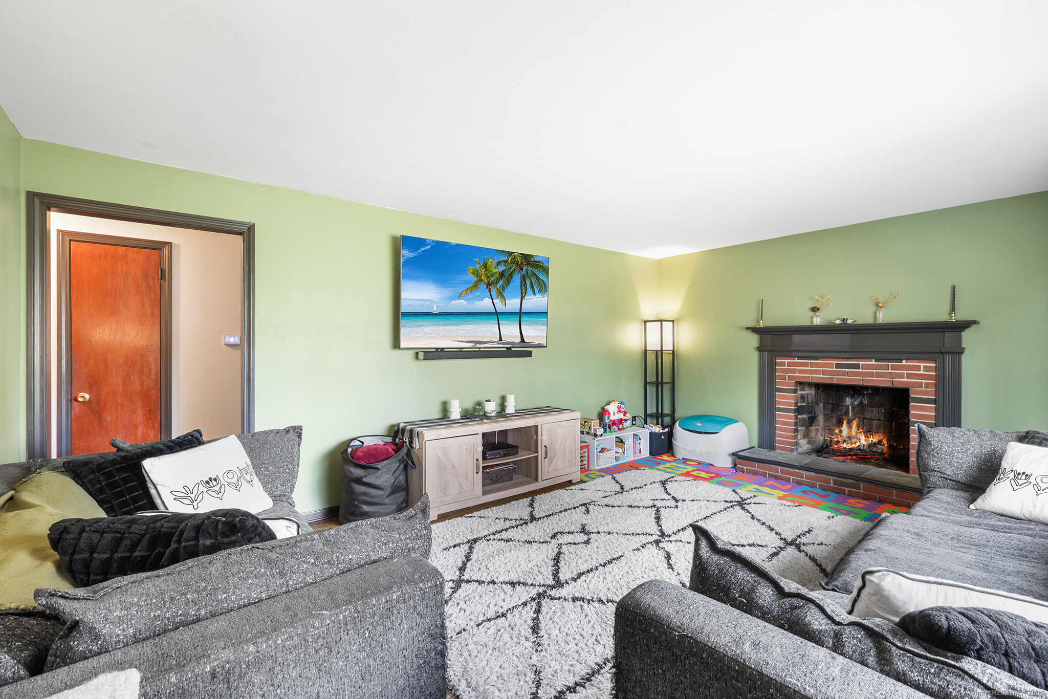 835 Old Hartford Road