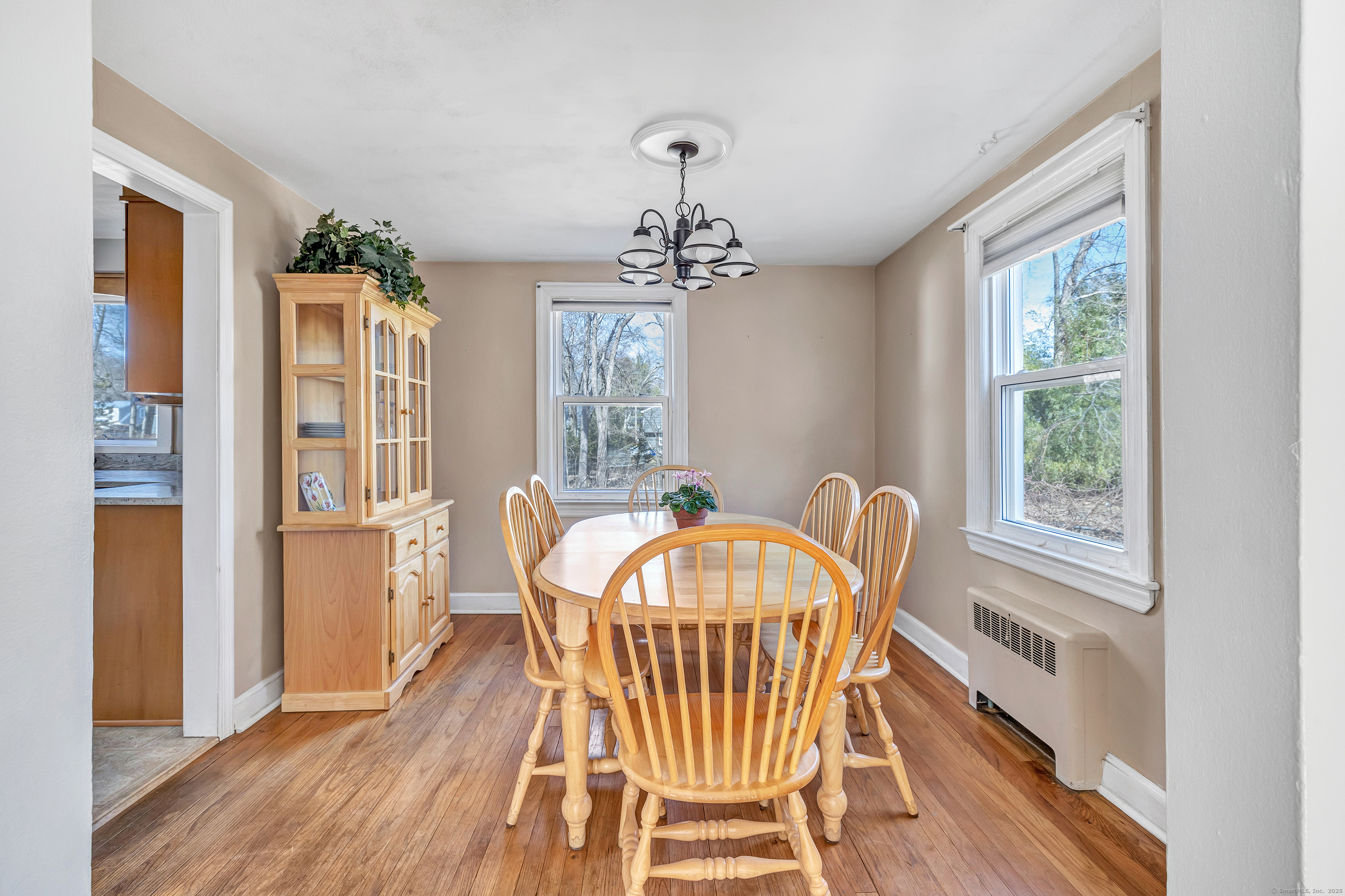 Bridgeport, Connecticut 06606, United States, 3 Bedrooms Bedrooms, ,2 BathroomsBathrooms,Residential,Pending,152975