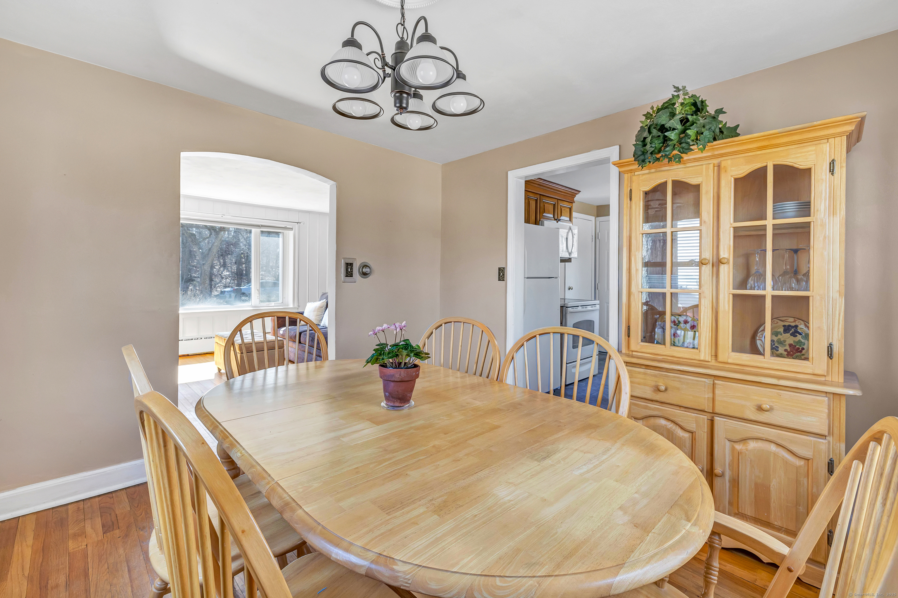 Bridgeport, Connecticut 06606, United States, 3 Bedrooms Bedrooms, ,2 BathroomsBathrooms,Residential,Pending,152975