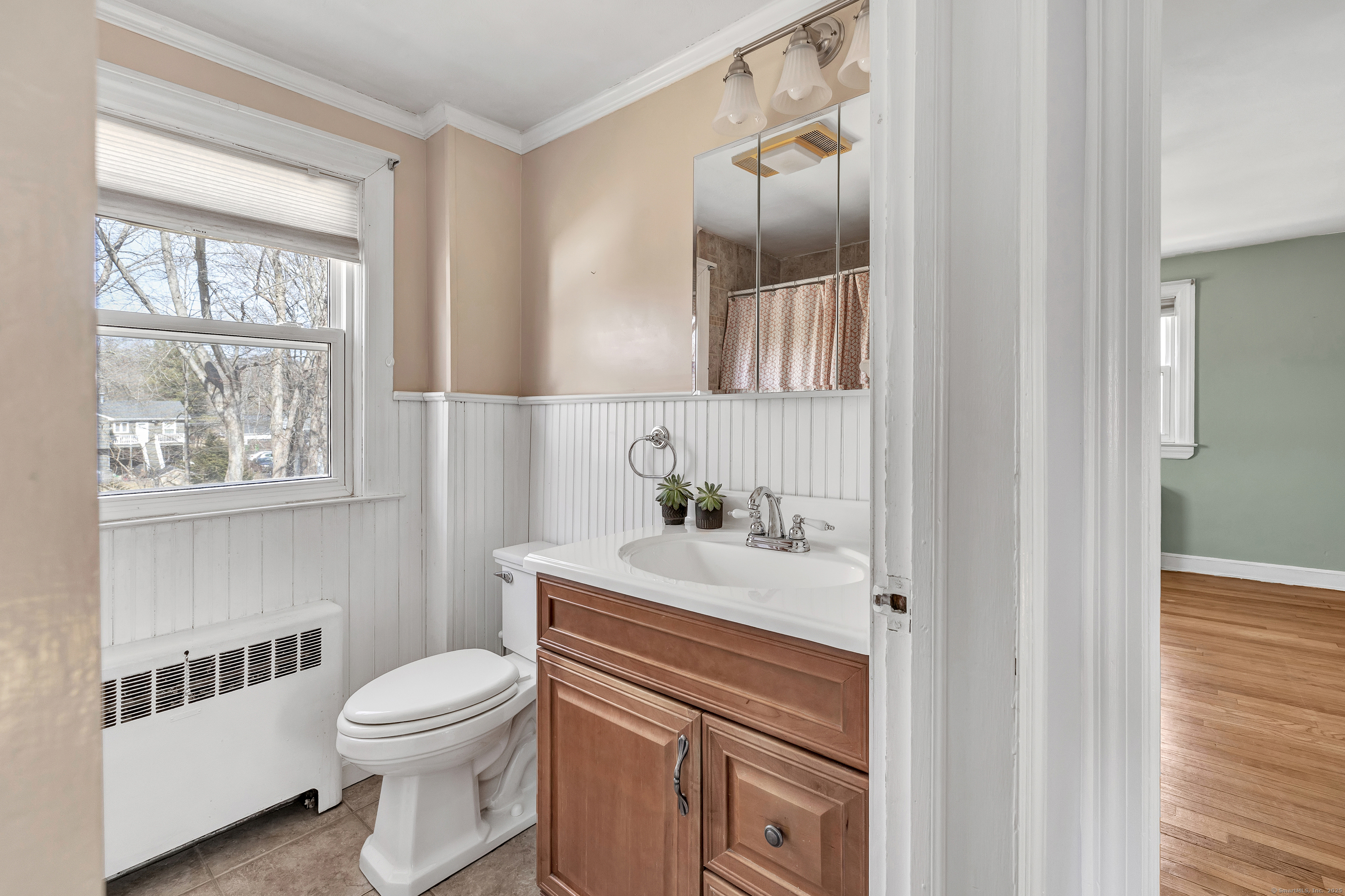 Bridgeport, Connecticut 06606, United States, 3 Bedrooms Bedrooms, ,2 BathroomsBathrooms,Residential,Pending,152975