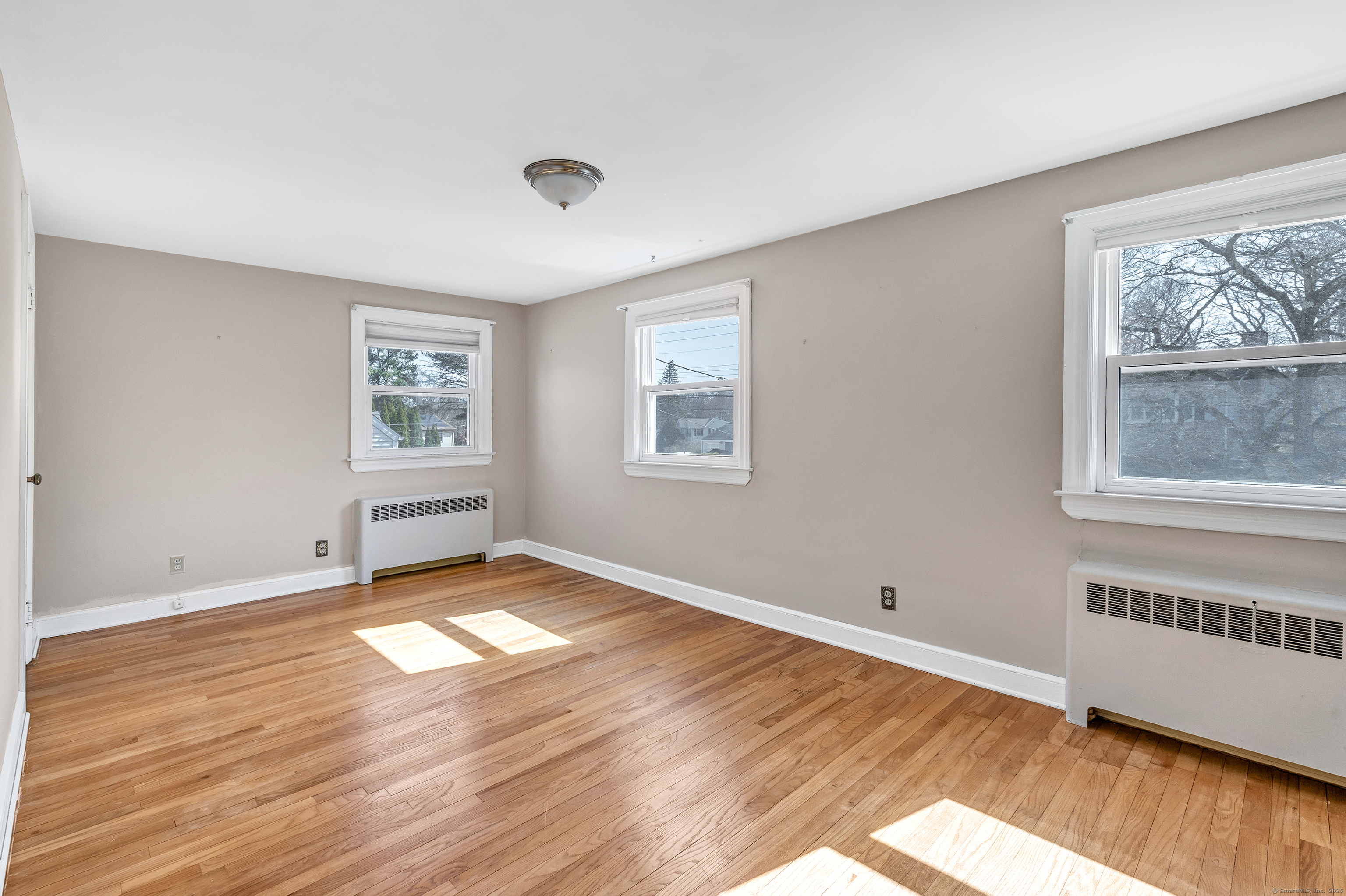 Bridgeport, Connecticut 06606, United States, 3 Bedrooms Bedrooms, ,2 BathroomsBathrooms,Residential,Pending,152975