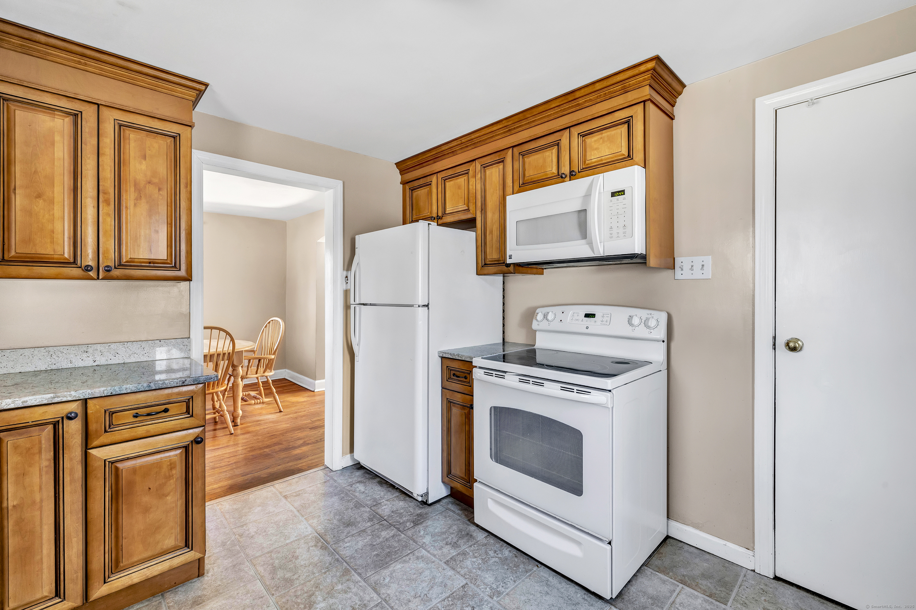 Bridgeport, Connecticut 06606, United States, 3 Bedrooms Bedrooms, ,2 BathroomsBathrooms,Residential,Pending,152975