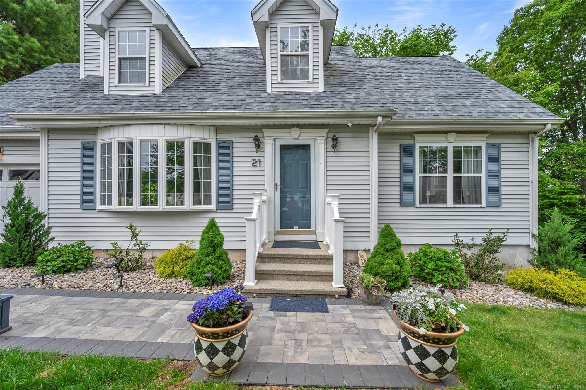 21 Lakeview Drive