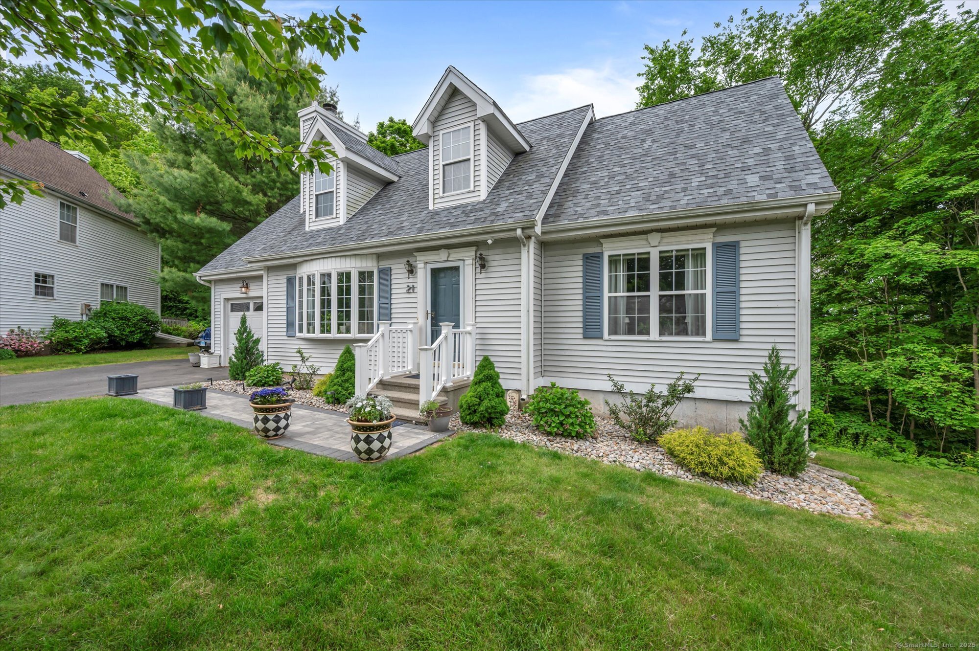21 Lakeview Drive