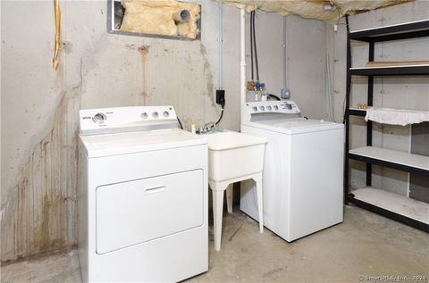 Tiny photo for 527 W Thames Street #27, Norwich, CT 06360 (MLS # 24144582)