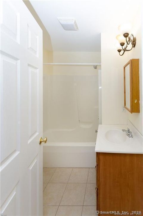 Tiny photo for 527 W Thames Street #27, Norwich, CT 06360 (MLS # 24144582)