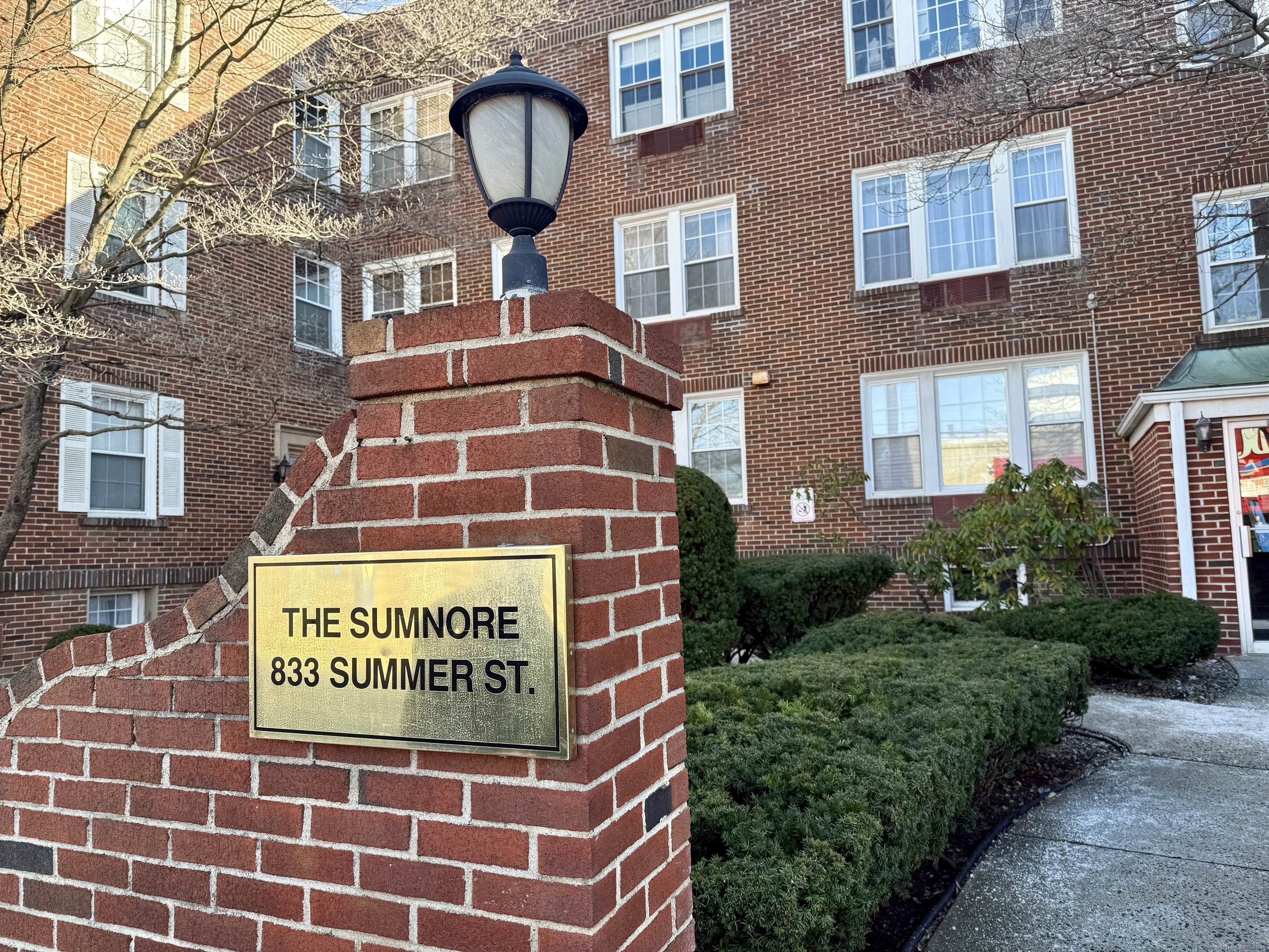 Summer Street Apt 1E, Stamford, Connecticut - 1 Bedrooms  
1 Bathrooms  
3 Rooms - 