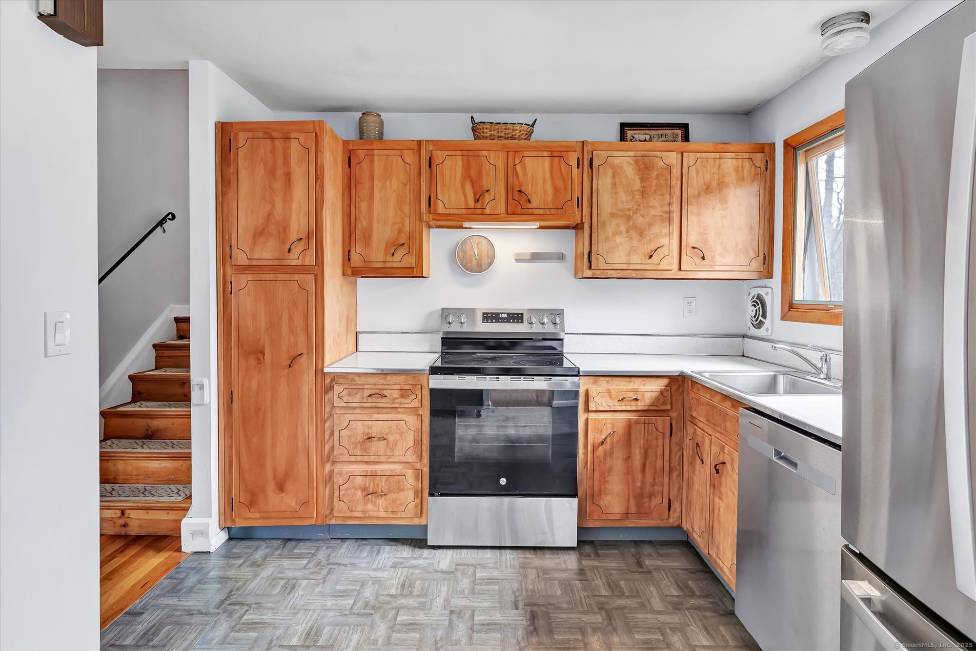 104 Maplewood Drive, Monroe, Connecticut image 18