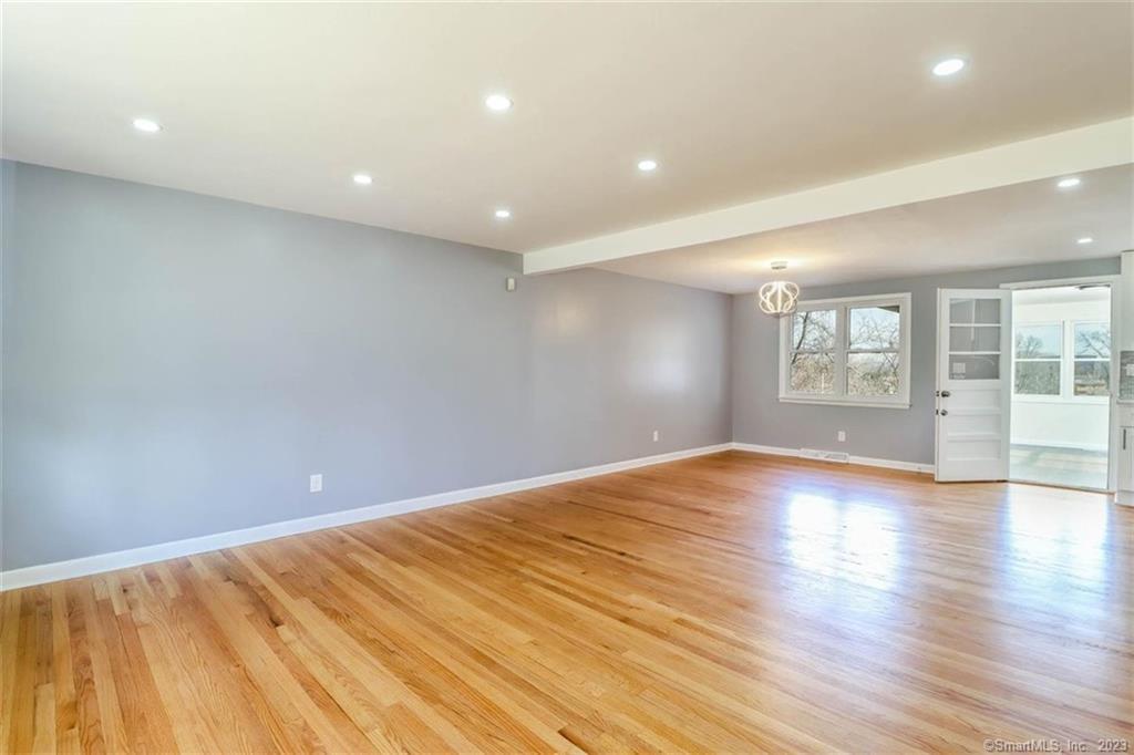 Photo 13 of 40 of 661 Hartford Turnpike house