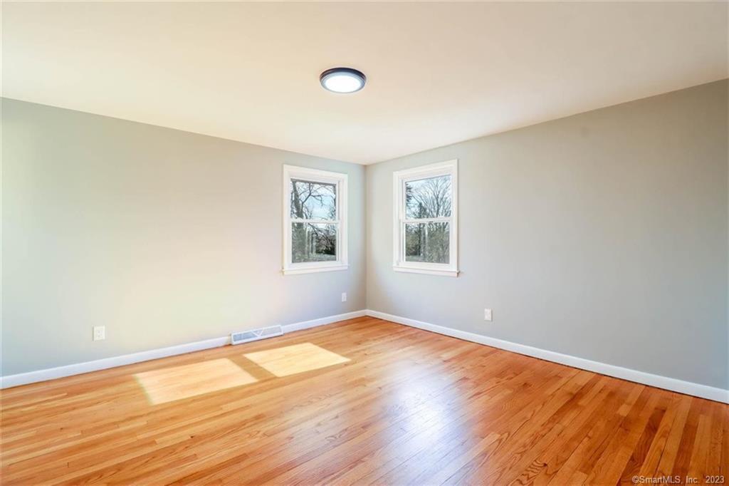 Photo 23 of 40 of 661 Hartford Turnpike house