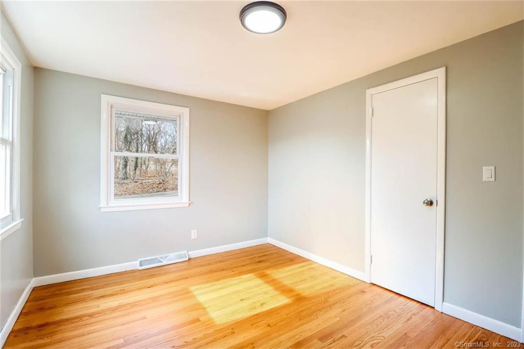 Photo 20 of 40 of 661 Hartford Turnpike house