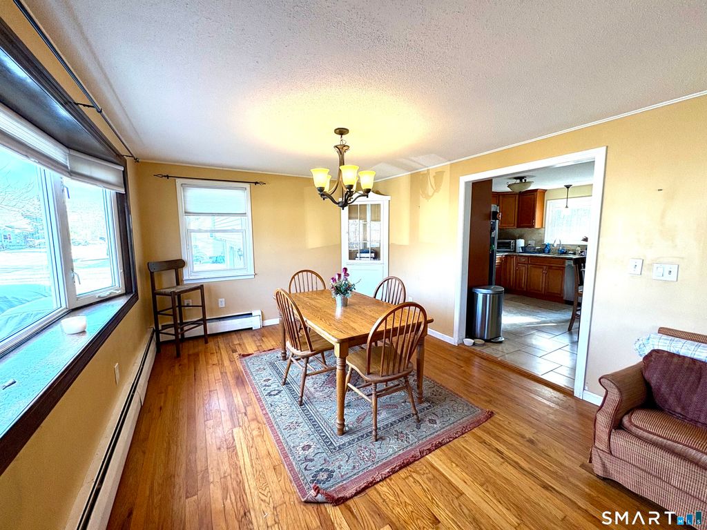 Photo of 49 Hemlock Place, Middletown, CT 06457 (MLS # 24145444)