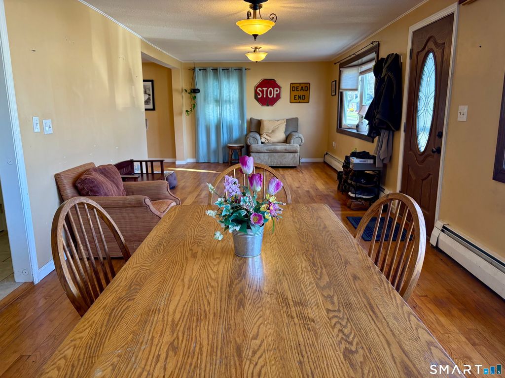 Photo of 49 Hemlock Place, Middletown, CT 06457 (MLS # 24145444)