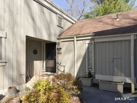 Condo For Sale - 101 Heritage Village #D<br/> Southbury, CT 06488