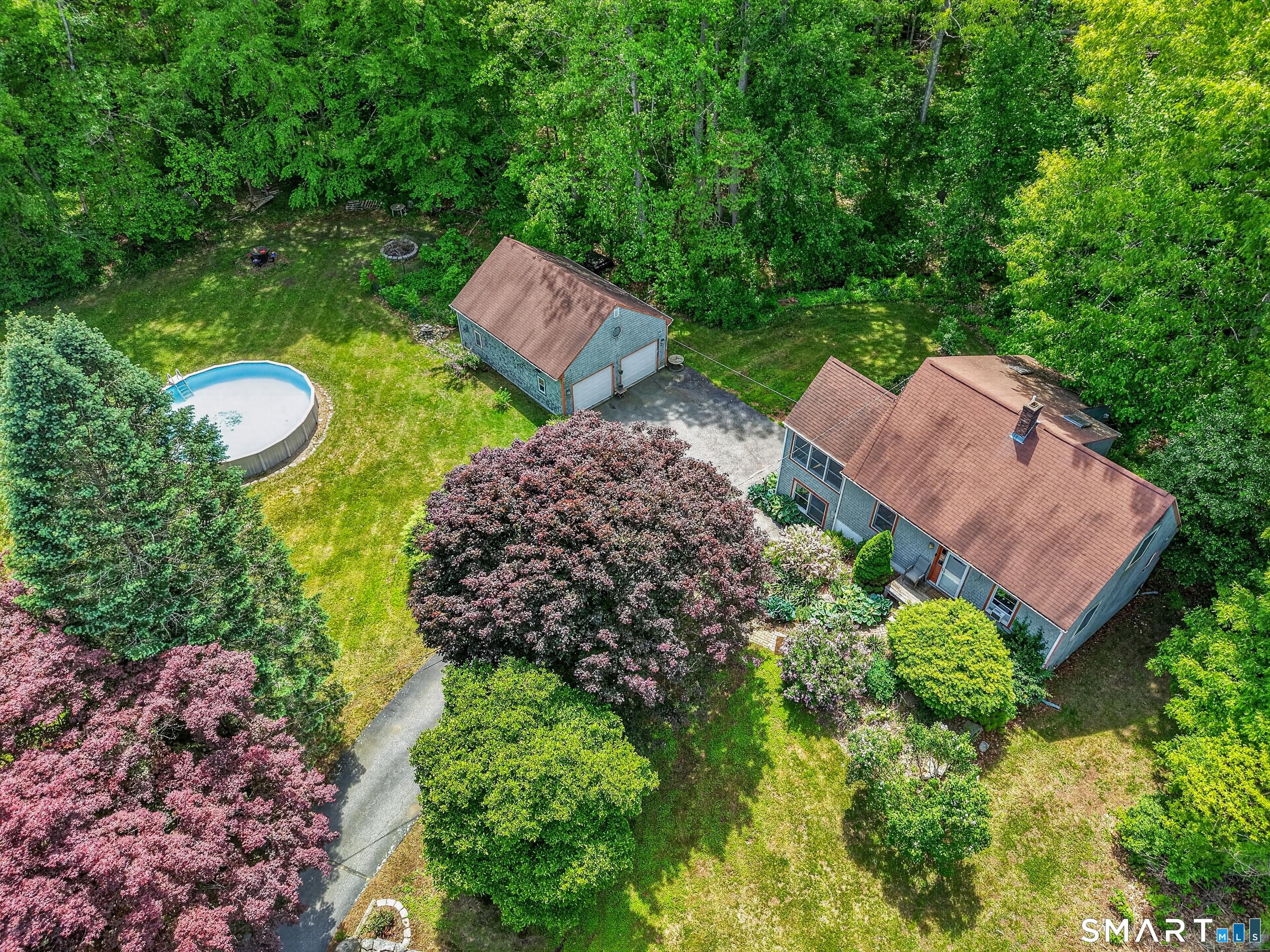 8 Lee Brook Drive