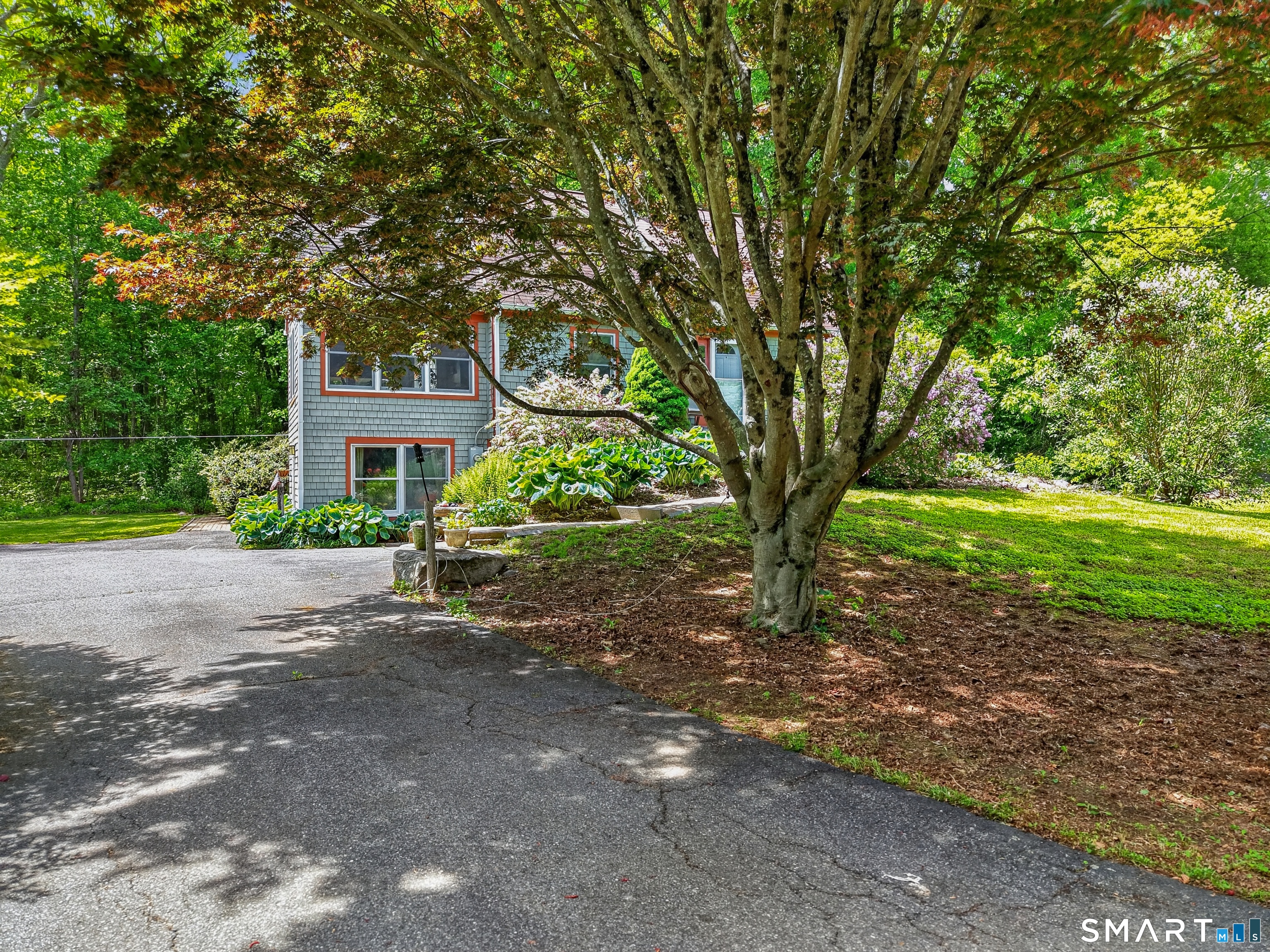 8 Lee Brook Drive