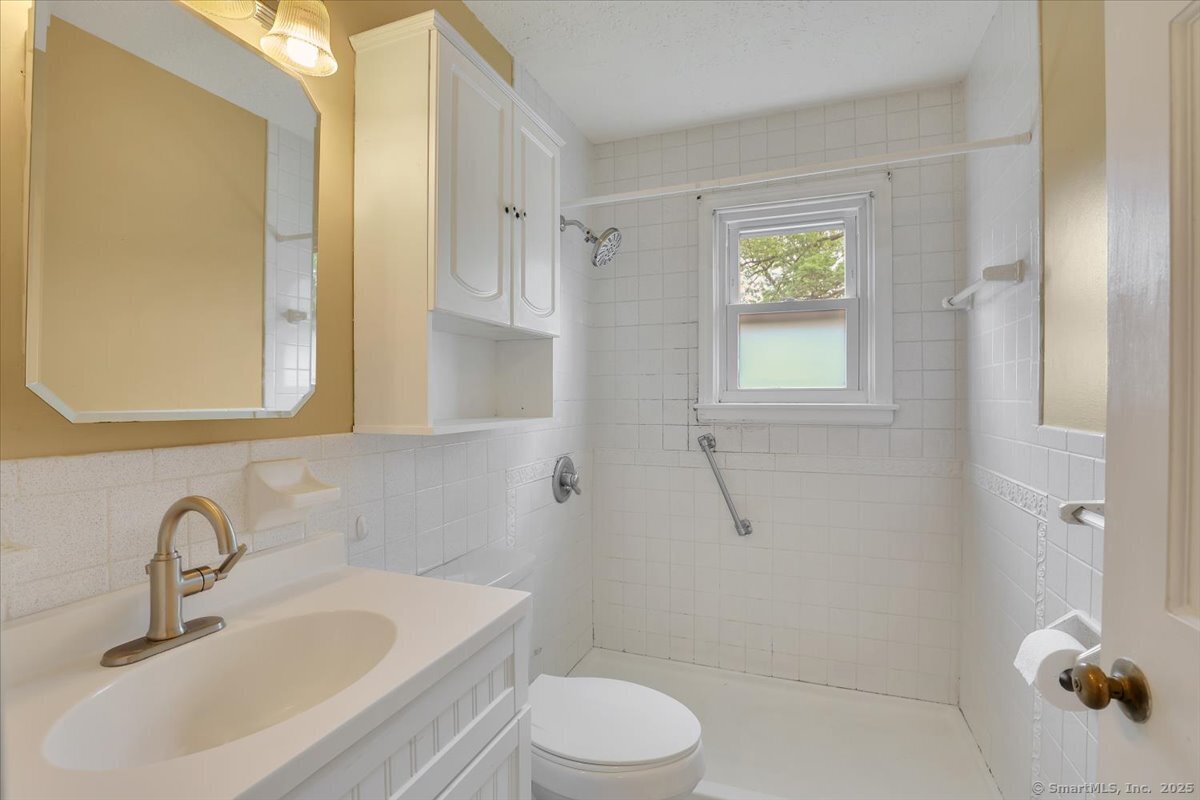 450 E Center Street #APT 2, Manchester, Connecticut image 13