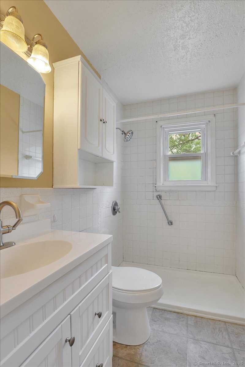 450 E Center Street #APT 2, Manchester, Connecticut image 14