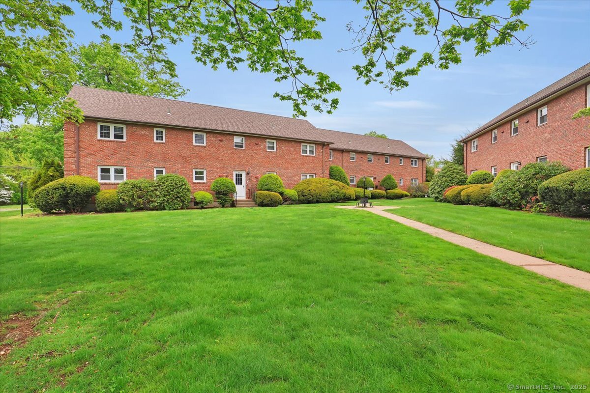 450 E Center Street #APT 2, Manchester, Connecticut image 2