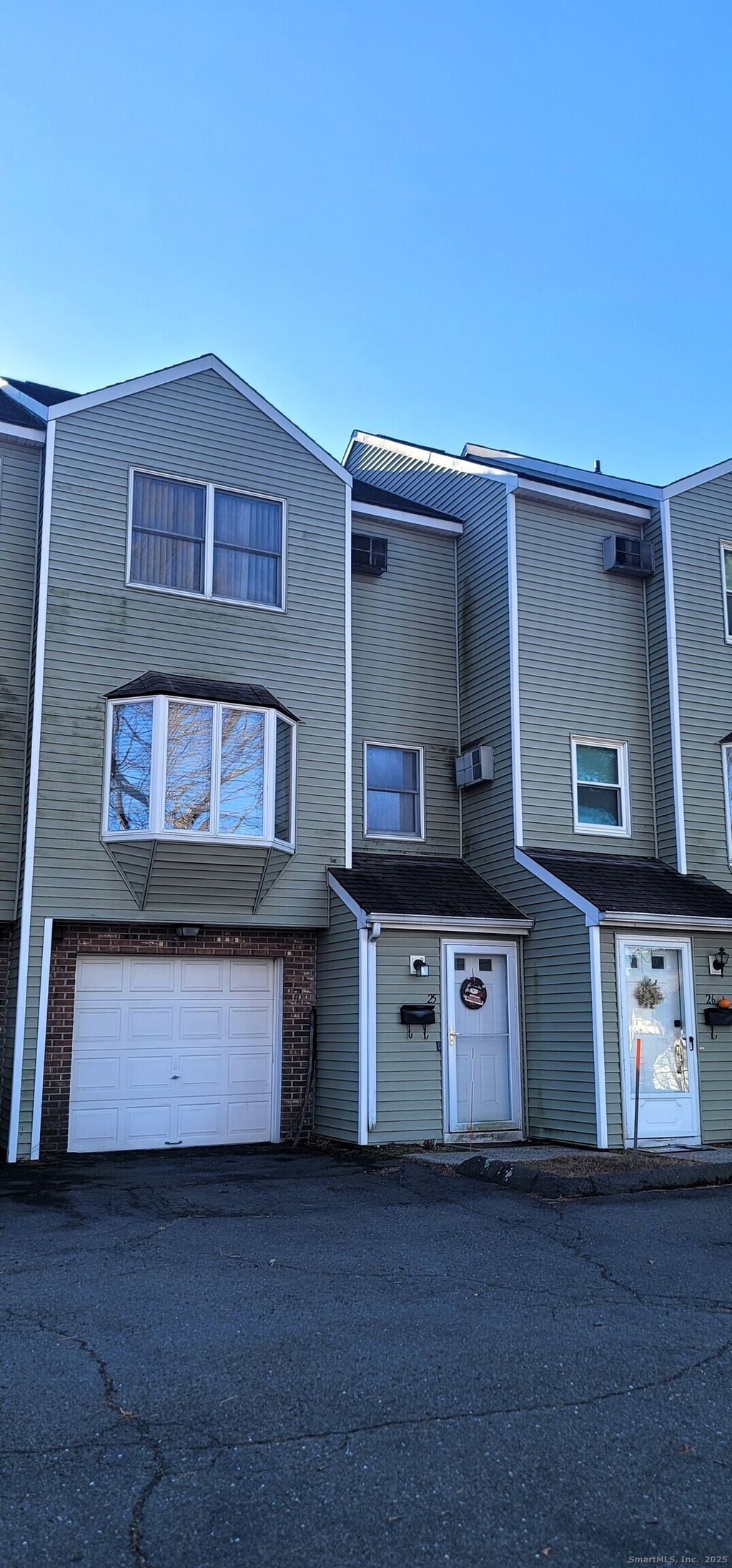 Photo of 40 South Street #APT 25, Bristol, CT 06010 (MLS # 24143008)