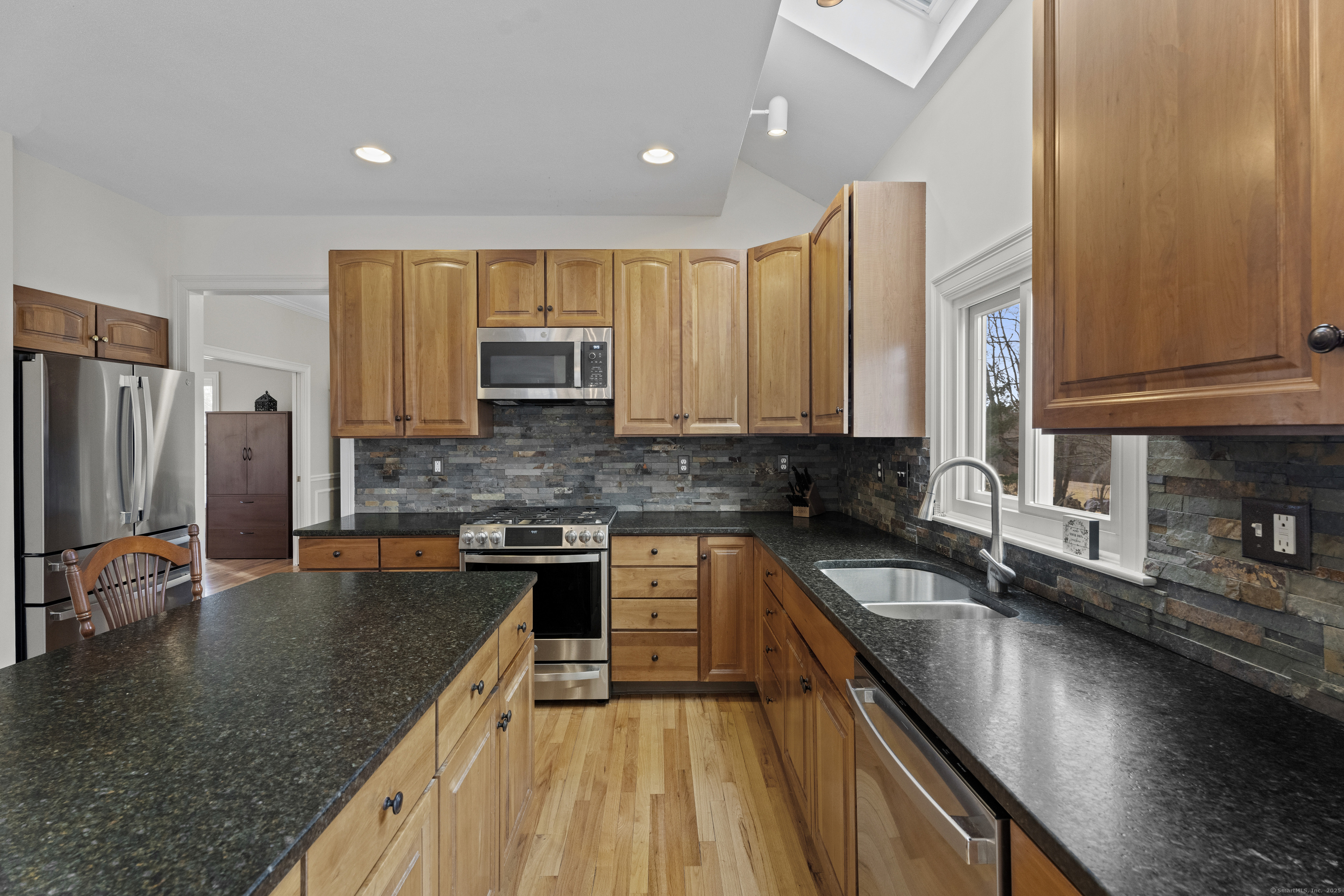24 Overlook Lane, Guilford, Connecticut image 6