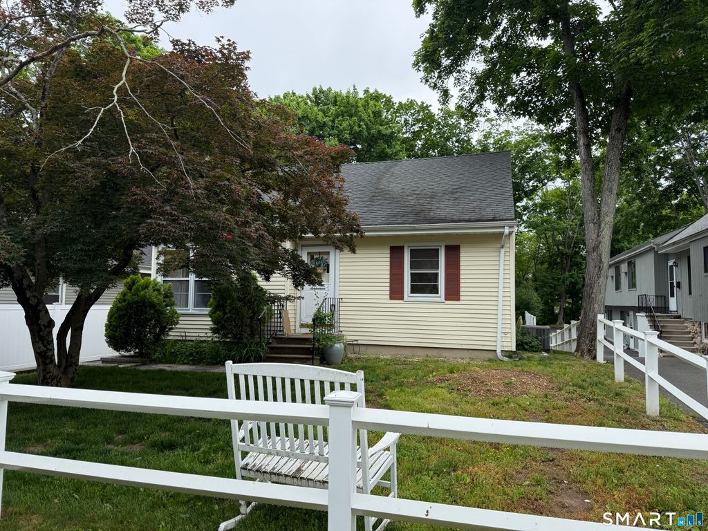 Photo of 17 Oenoke Place, Stamford, CT 06907 (MLS # 24177504)