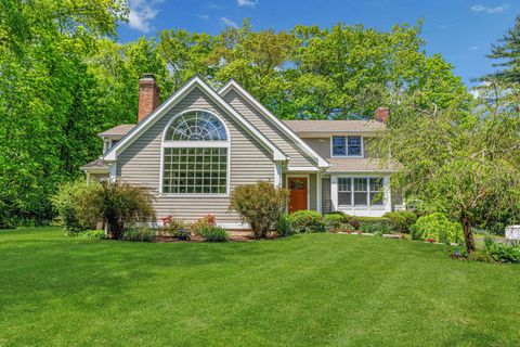 33 Bickford Lane New Canaan CT 06840
