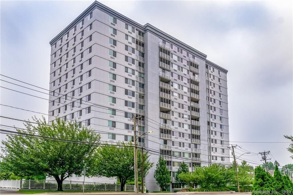 listing image 0