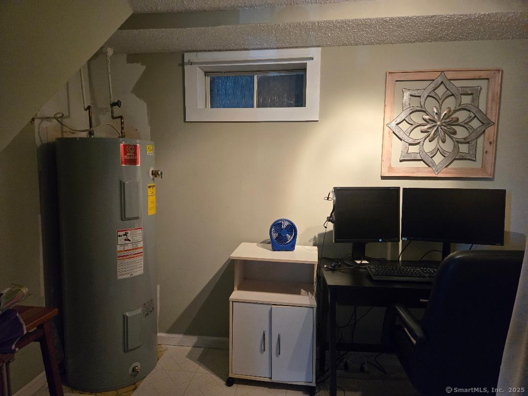 East Lyme, Connecticut 06357, United States, 3 Bedrooms Bedrooms, ,3 BathroomsBathrooms,Residential,Pending,157483