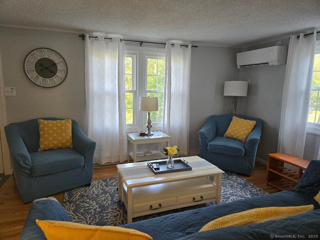 East Lyme, Connecticut 06357, United States, 3 Bedrooms Bedrooms, ,3 BathroomsBathrooms,Residential,Pending,157483