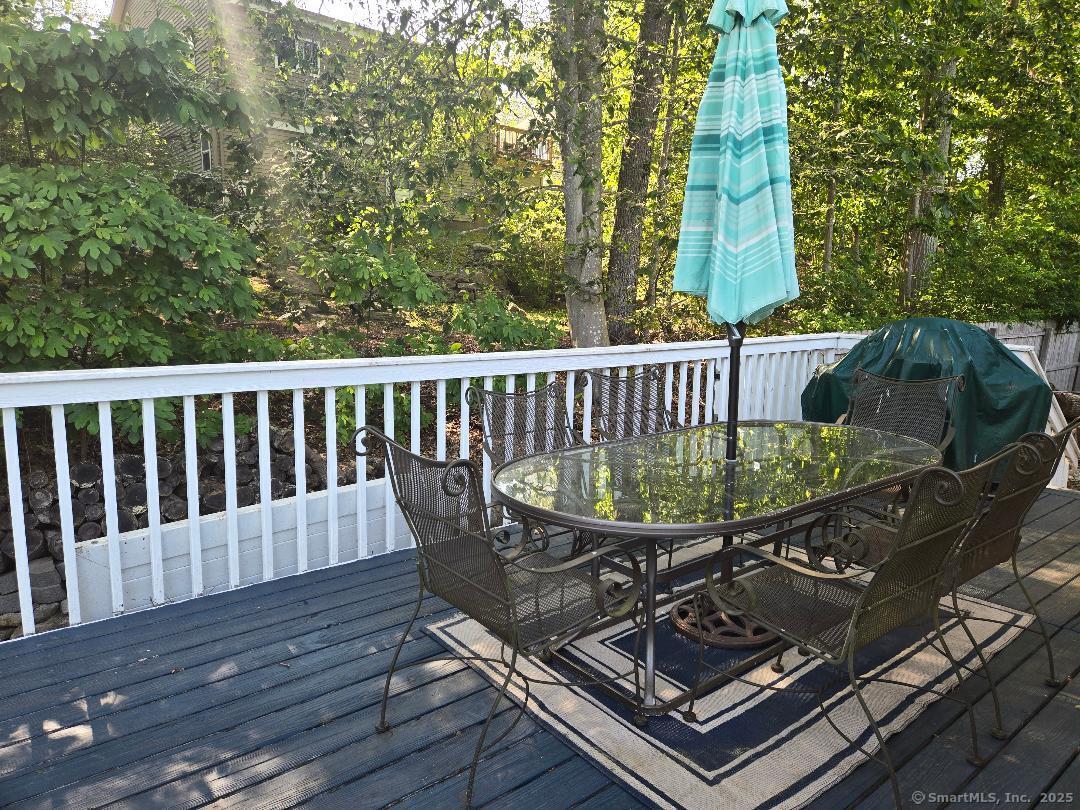 East Lyme, Connecticut 06357, United States, 3 Bedrooms Bedrooms, ,3 BathroomsBathrooms,Residential,Pending,157483