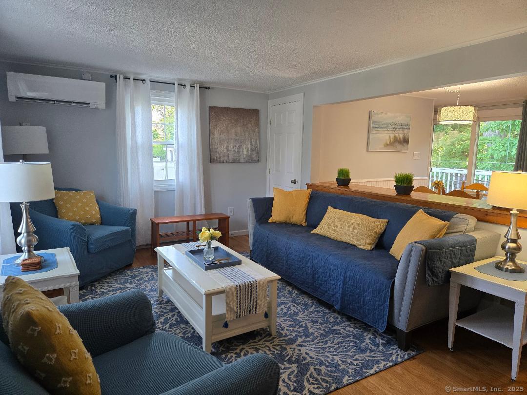 East Lyme, Connecticut 06357, United States, 3 Bedrooms Bedrooms, ,3 BathroomsBathrooms,Residential,Pending,157483