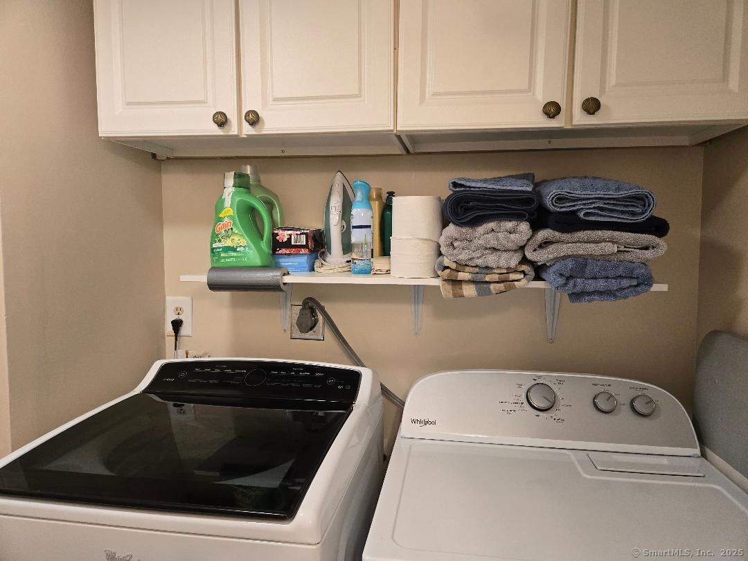 East Lyme, Connecticut 06357, United States, 3 Bedrooms Bedrooms, ,3 BathroomsBathrooms,Residential,Pending,157483