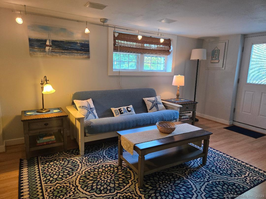 East Lyme, Connecticut 06357, United States, 3 Bedrooms Bedrooms, ,3 BathroomsBathrooms,Residential,Pending,157483