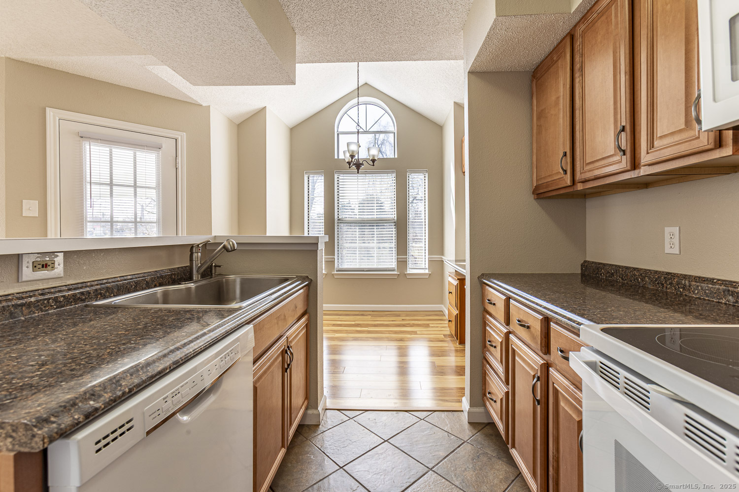 31 High Street #APT 3202, East Hartford, Connecticut image 10