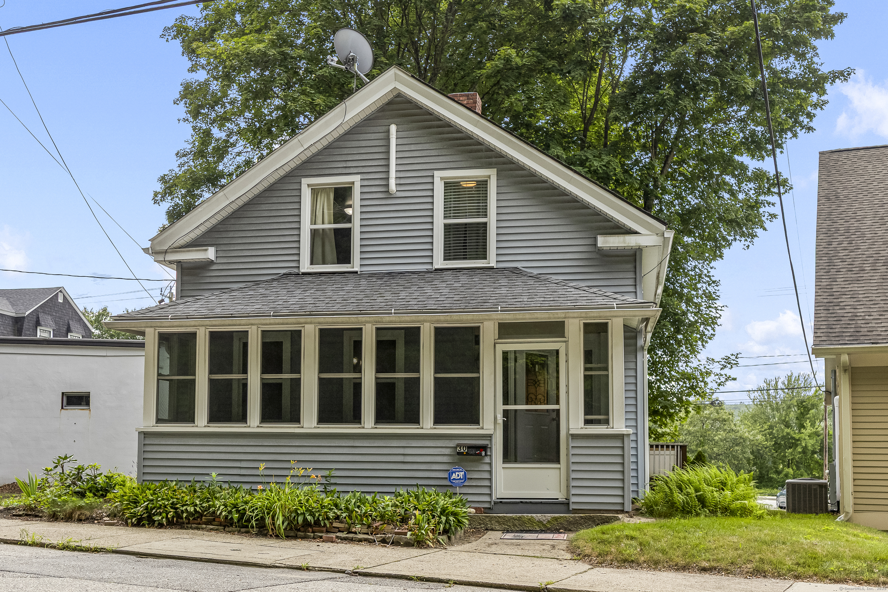 Putnam, Connecticut 06260, United States, 3 Bedrooms Bedrooms, ,1 BathroomBathrooms,Residential,Active,169872