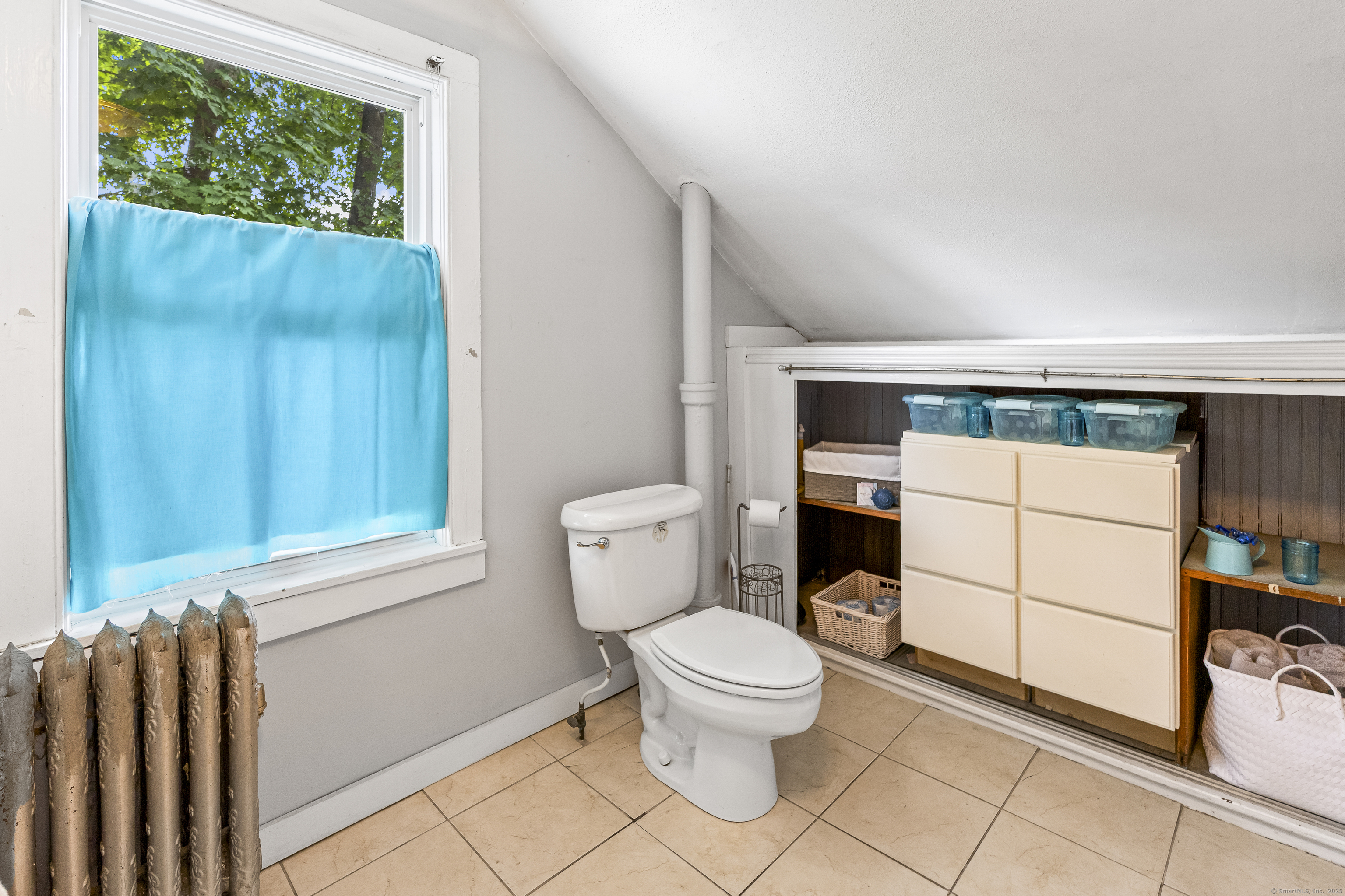 Putnam, Connecticut 06260, United States, 3 Bedrooms Bedrooms, ,1 BathroomBathrooms,Residential,Active,169872