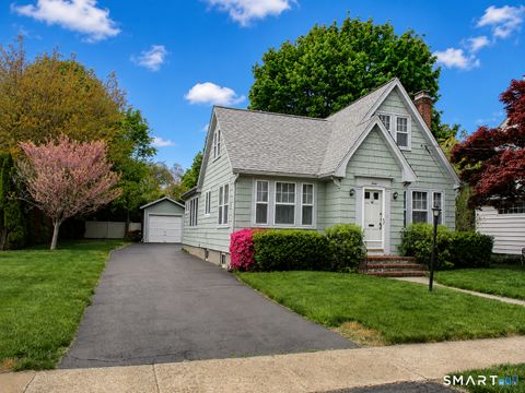 Photo of 40 Beers Place, Stratford, CT 06614 (MLS # 24173541)