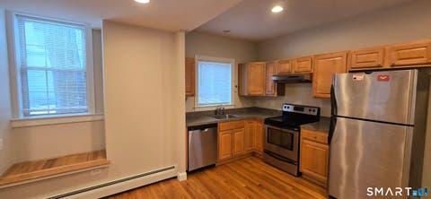 Multifamily For Rent - 154 Washington Street #12A<br/> Norwich, CT 06360