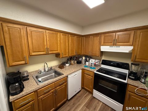 Tiny photo for 900 Mix Avenue #68, Hamden, CT 06514 (MLS # 24168397)