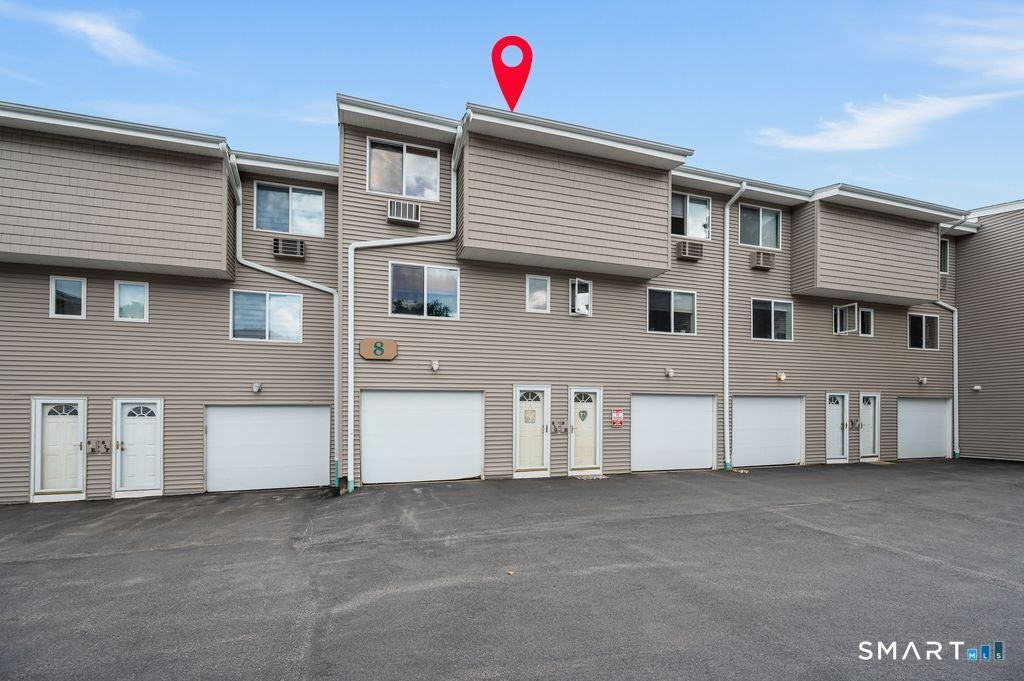 220 Main Street 8G