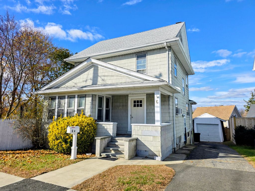 Photo of 6 W Couch Street, Norwalk, CT 06854 (MLS # 24136403)