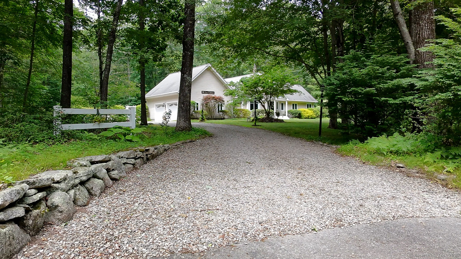 115 Center Road