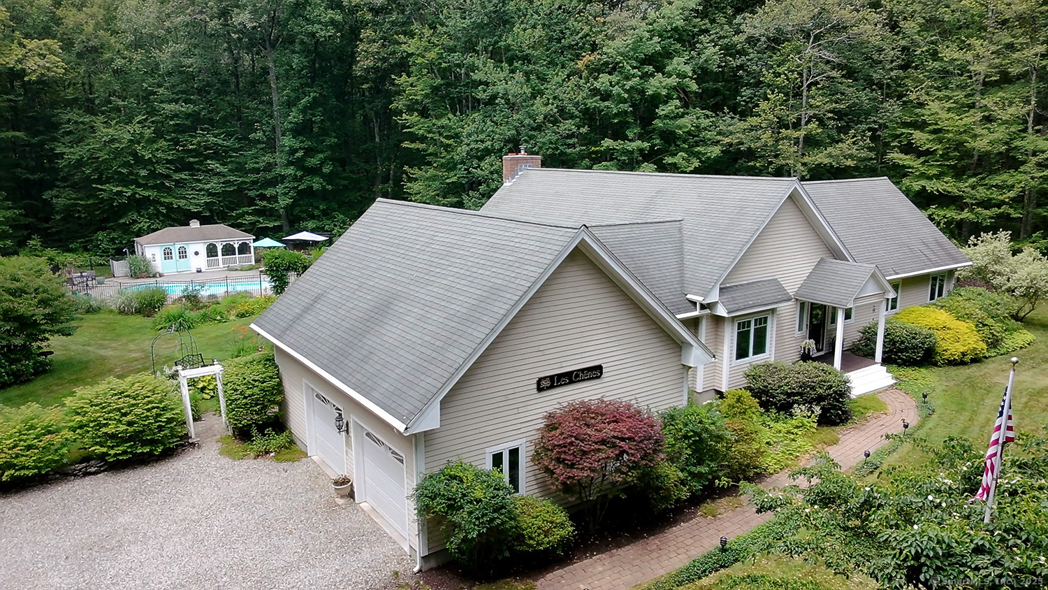 115 Center Road