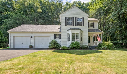 Homes For Sale - 22 Quail Run<br/> Bloomfield, CT 06002