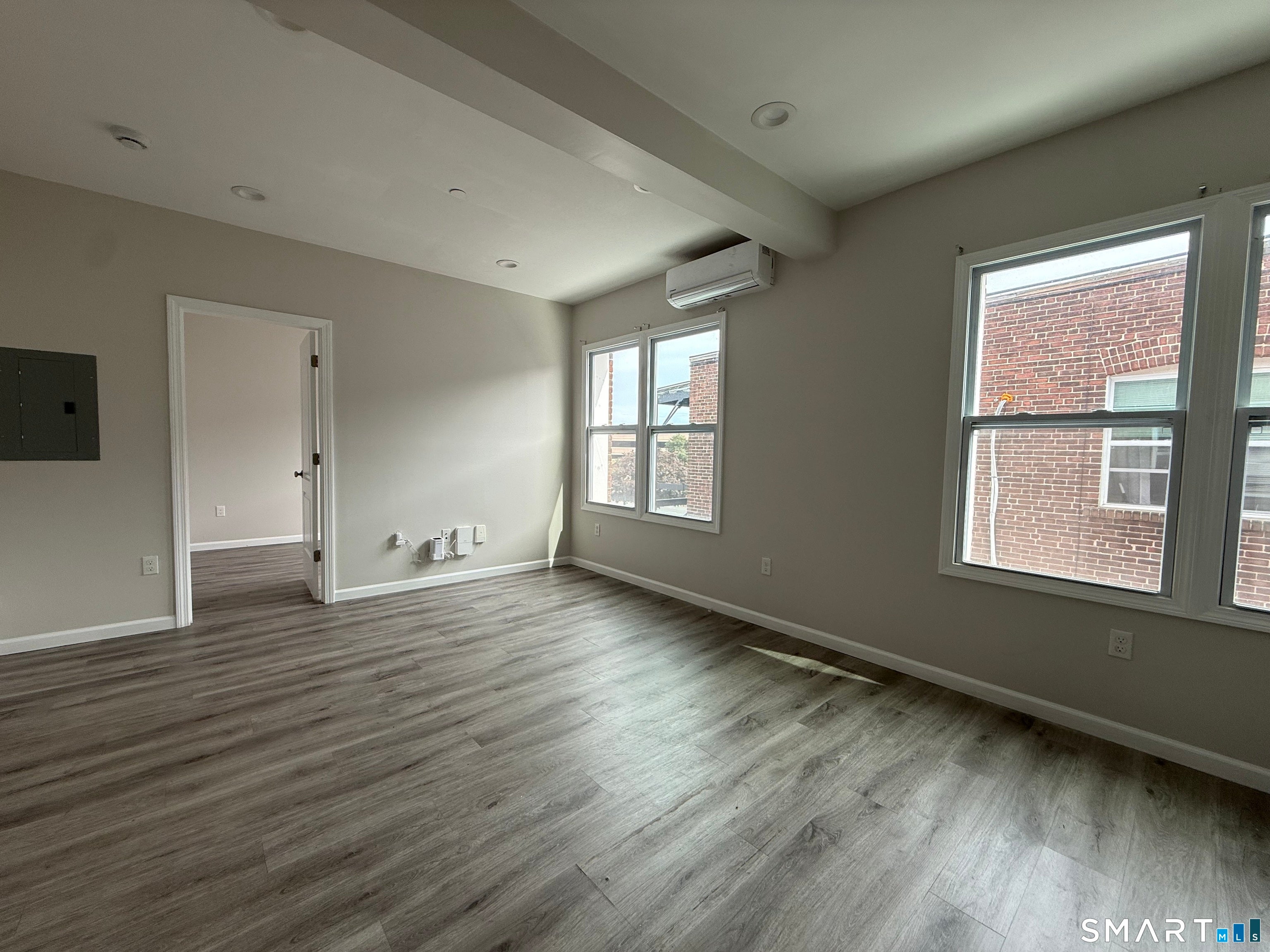 27 Main Street 13