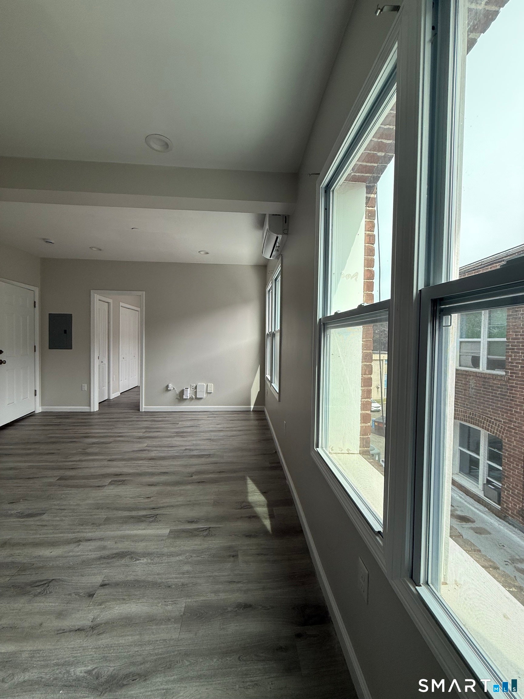 27 Main Street 13