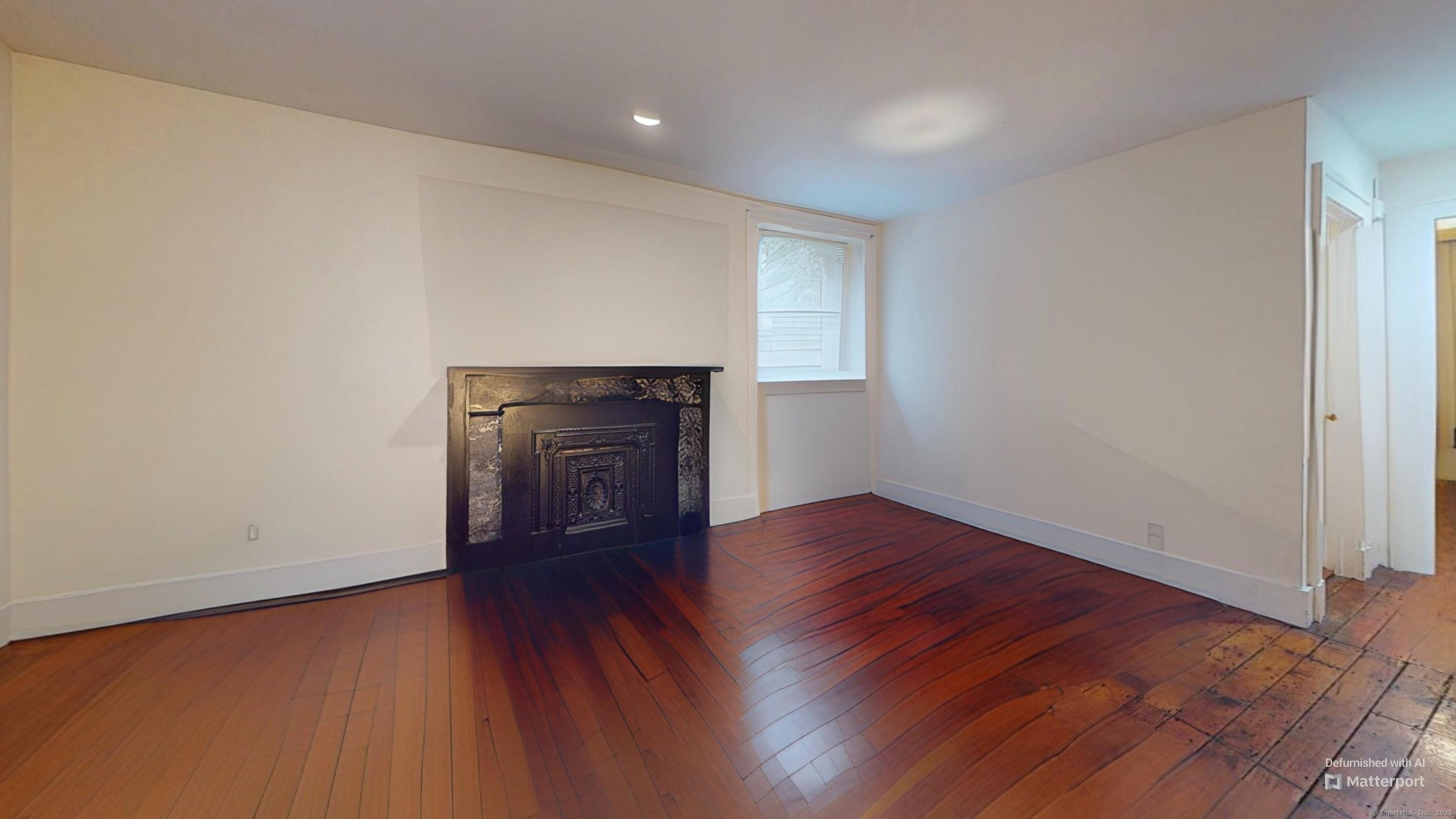 Chapel Street, New Haven, Connecticut - 1 Bedrooms  
1 Bathrooms  
5 Rooms - 
