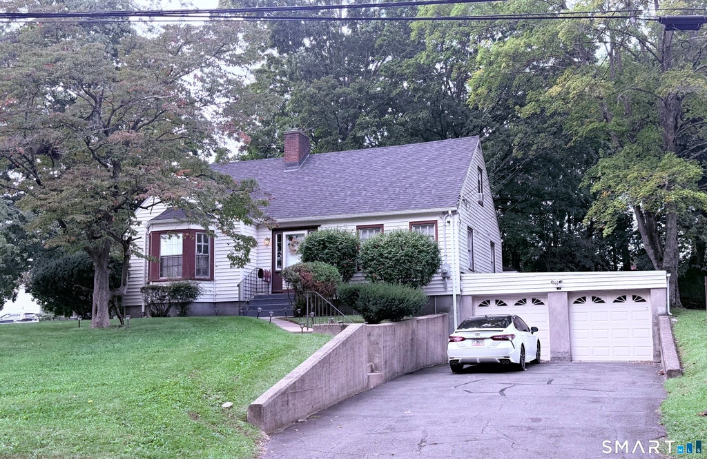 Photo of 6 Paradise Avenue, Hamden, CT 06514 (MLS # 24208548)