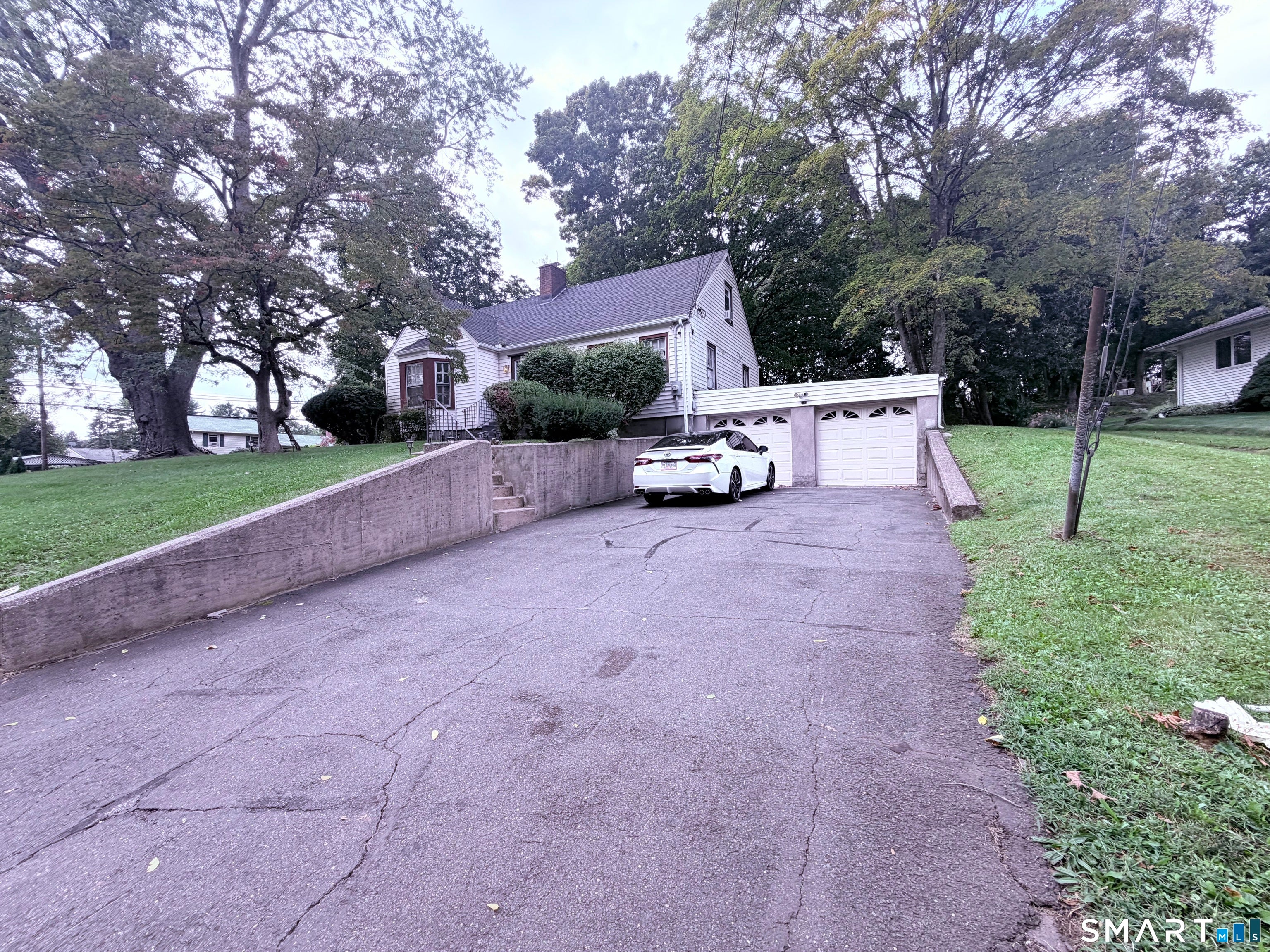 6 Paradise Avenue